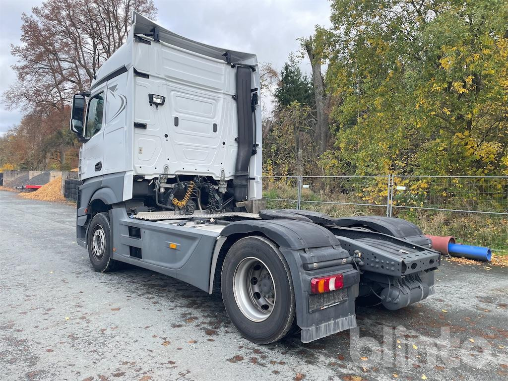 Actros 4x2-Achser BM 963-4-A 1843 (2018) - Vetopöytäauto: kuva Actros 4x2-Achser BM 963-4-A 1843 (2018) - Vetopöytäauto Actros 4x2-Achser BM 963-4-A 1843 (2018) - Vetopöytäauto: kuva Actros 4x2-Achser BM 963-4-A 1843 (2018) - Vetopöytäauto