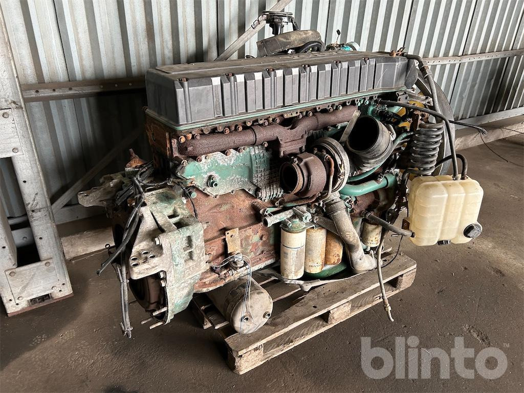Volvo 420 FH12 D12 Motor - Moottori - Kuorma-auto: kuva Volvo 420 FH12 D12 Motor - Moottori - Kuorma-auto Volvo 420 FH12 D12 Motor - Moottori - Kuorma-auto: kuva Volvo 420 FH12 D12 Motor - Moottori - Kuorma-auto