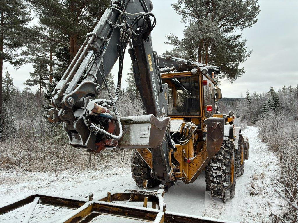 Volvo 6300 - Kaivuri-trukki: kuva Volvo 6300 - Kaivuri-trukki Volvo 6300 - Kaivuri-trukki: kuva Volvo 6300 - Kaivuri-trukki