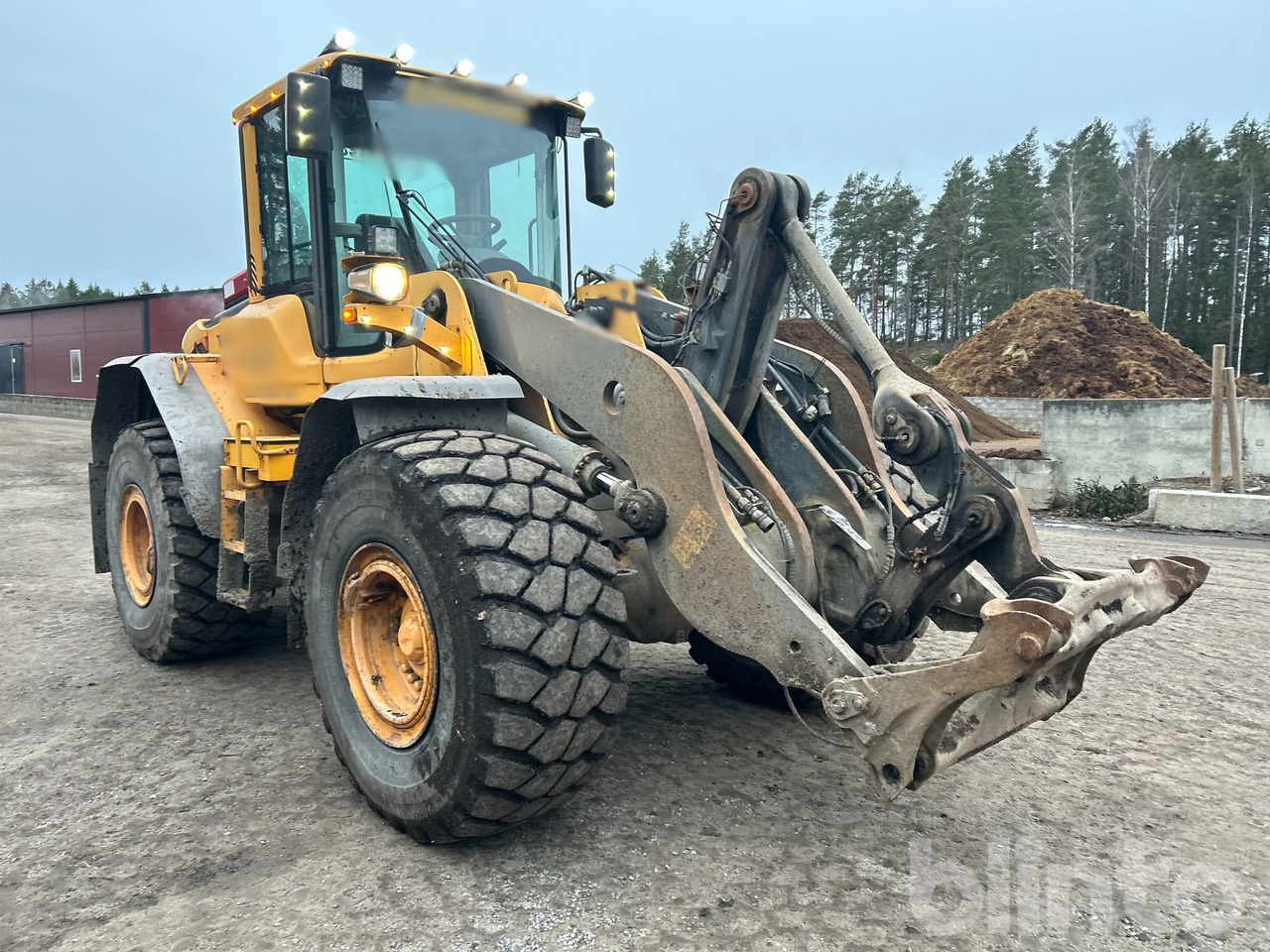 Volvo L110F - Pyöräkuormaaja: kuva Volvo L110F - Pyöräkuormaaja Volvo L110F - Pyöräkuormaaja: kuva Volvo L110F - Pyöräkuormaaja