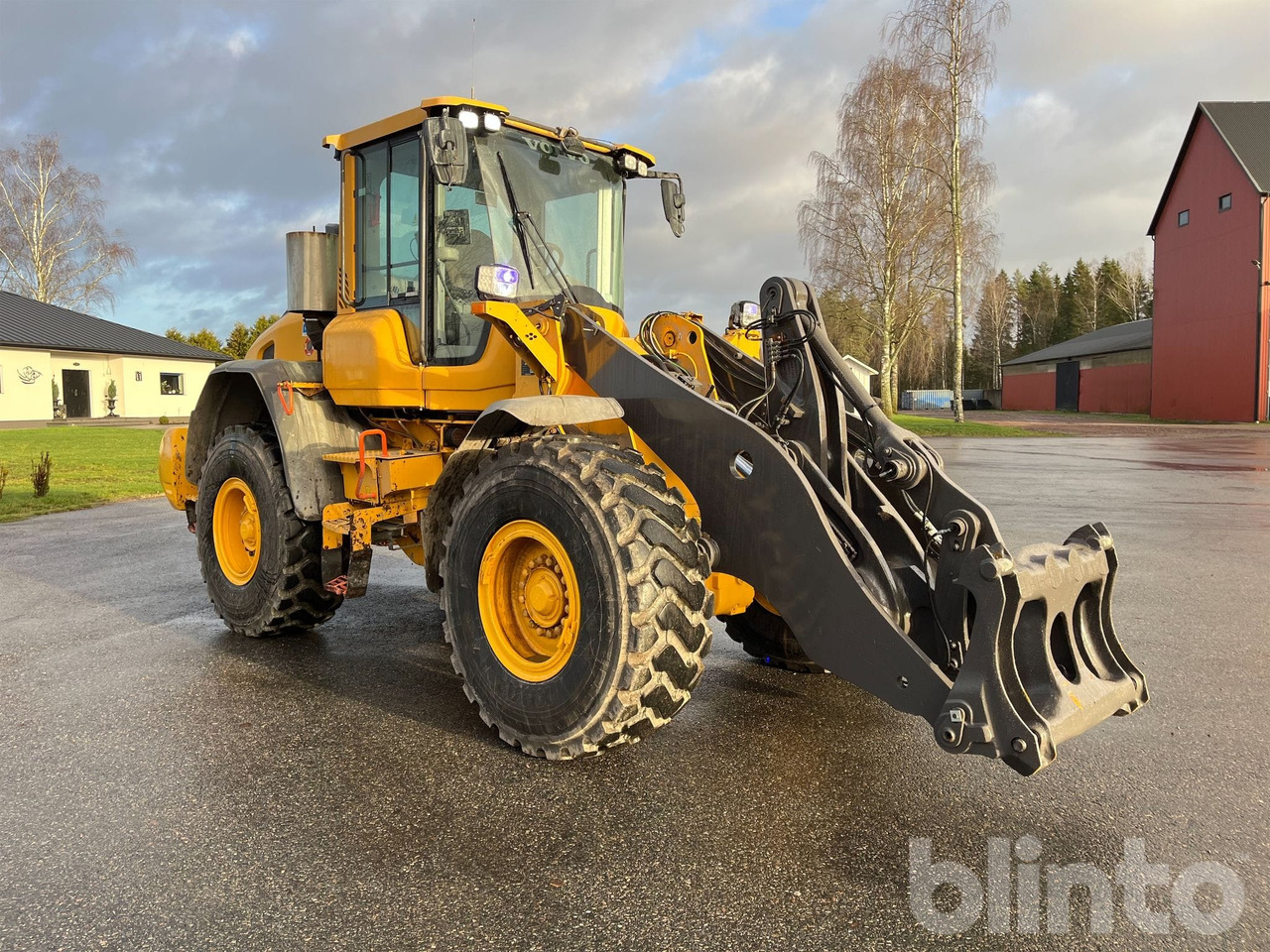 Volvo L90H - Pyöräkuormaaja: kuva Volvo L90H - Pyöräkuormaaja Volvo L90H - Pyöräkuormaaja: kuva Volvo L90H - Pyöräkuormaaja