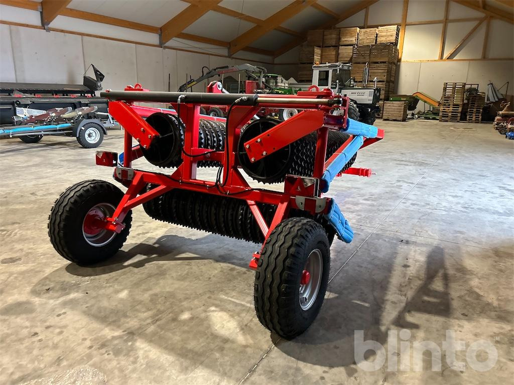 Ziegler 6,2 m (2024) - Jyrä - maanviljely: kuva Ziegler 6,2 m (2024) - Jyrä - maanviljely Ziegler 6,2 m (2024) - Jyrä - maanviljely: kuva Ziegler 6,2 m (2024) - Jyrä - maanviljely