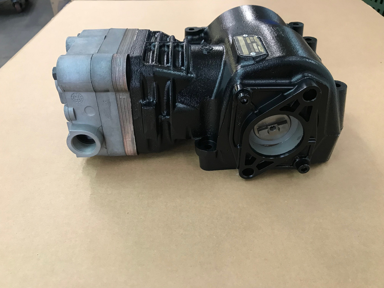 COMPRESSORE ARIA MONOCILINDRICO MAN 51541007095 - Ilmakompressori: kuva COMPRESSORE ARIA MONOCILINDRICO MAN 51541007095 - Ilmakompressori COMPRESSORE ARIA MONOCILINDRICO MAN 51541007095 - Ilmakompressori: kuva COMPRESSORE ARIA MONOCILINDRICO MAN 51541007095 - Ilmakompressori