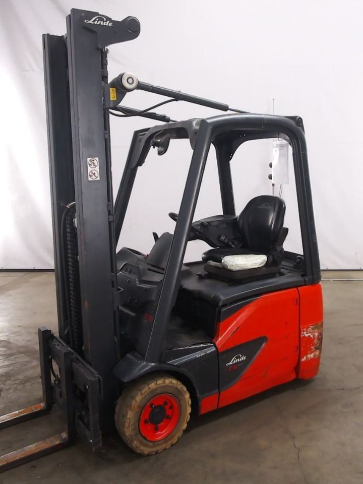 Linde E15 - Sähkötrukki: kuva Linde E15 - Sähkötrukki Linde E15 - Sähkötrukki: kuva Linde E15 - Sähkötrukki