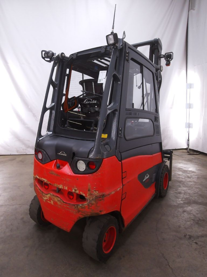 Linde E30HL-01/600 - Sähkötrukki: kuva Linde E30HL-01/600 - Sähkötrukki Linde E30HL-01/600 - Sähkötrukki: kuva Linde E30HL-01/600 - Sähkötrukki