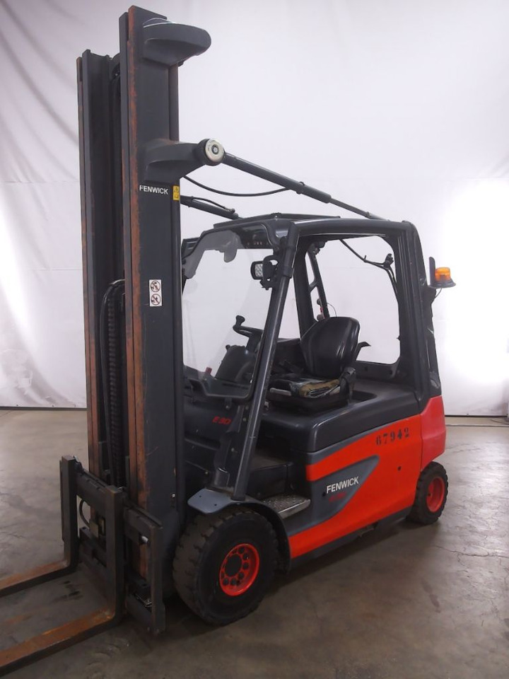 Linde E30L-01 - Sähkötrukki: kuva Linde E30L-01 - Sähkötrukki Linde E30L-01 - Sähkötrukki: kuva Linde E30L-01 - Sähkötrukki