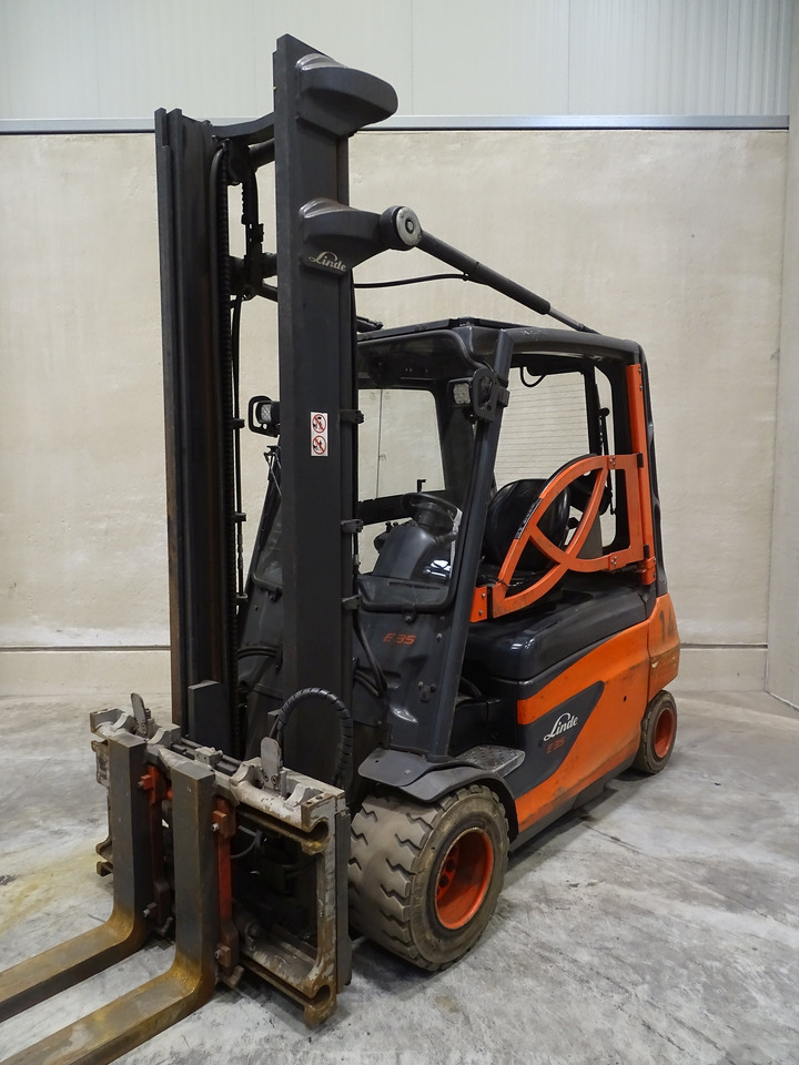 Linde E35L-01 - Sähkötrukki: kuva Linde E35L-01 - Sähkötrukki Linde E35L-01 - Sähkötrukki: kuva Linde E35L-01 - Sähkötrukki