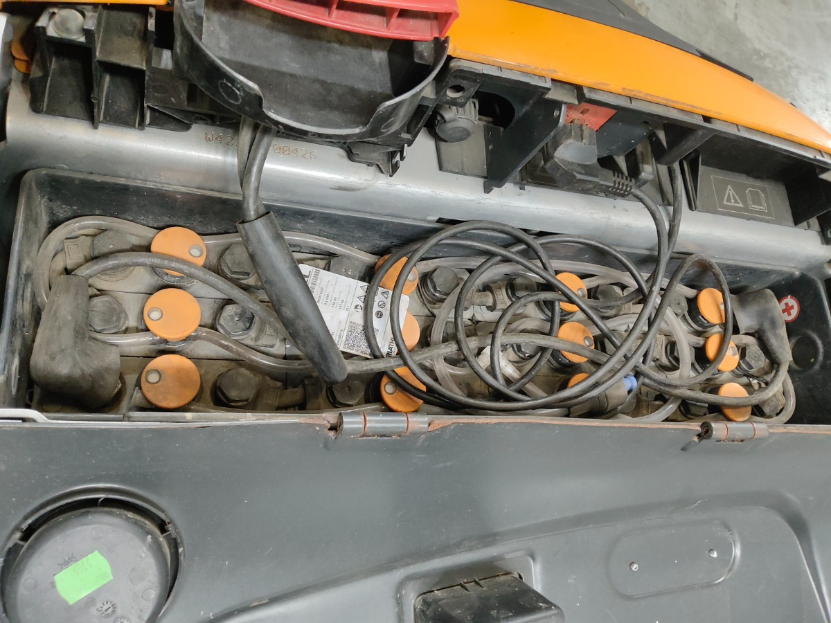 Still EXU16 - Haarukkavaunu: kuva Still EXU16 - Haarukkavaunu Still EXU16 - Haarukkavaunu: kuva Still EXU16 - Haarukkavaunu