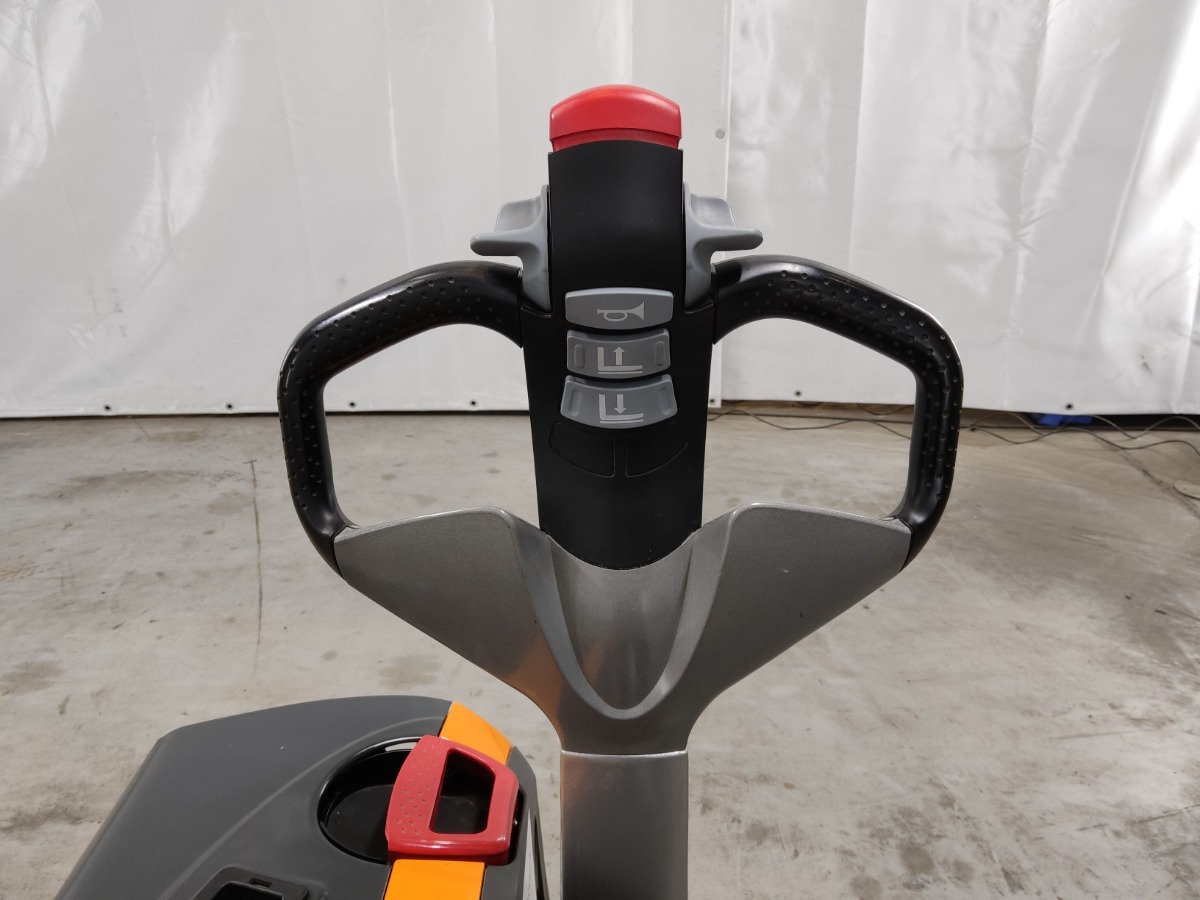 Still EXU18 - Haarukkavaunu: kuva Still EXU18 - Haarukkavaunu Still EXU18 - Haarukkavaunu: kuva Still EXU18 - Haarukkavaunu