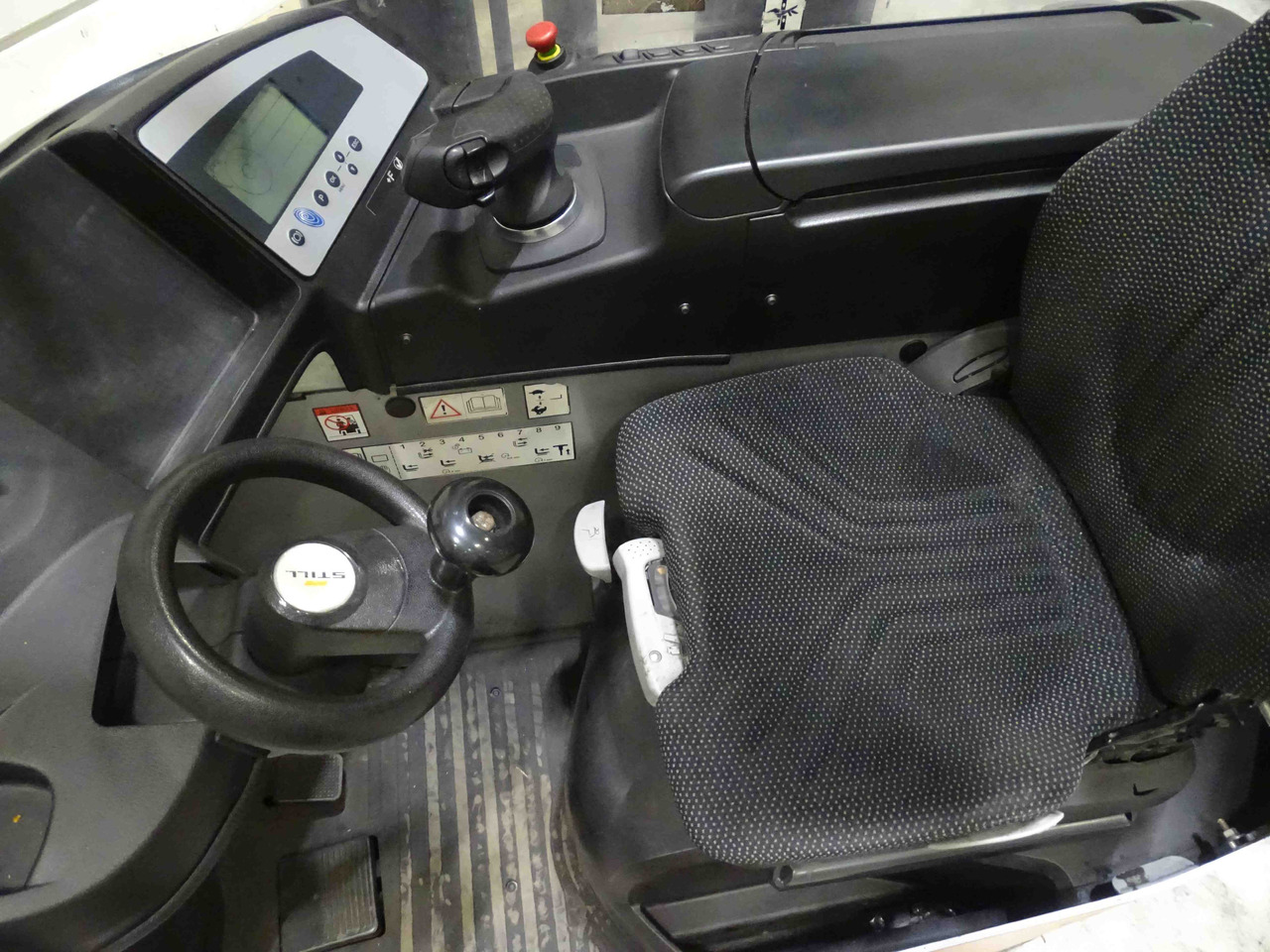 Still FM-X17 - Työntömastotrukki: kuva Still FM-X17 - Työntömastotrukki Still FM-X17 - Työntömastotrukki: kuva Still FM-X17 - Työntömastotrukki