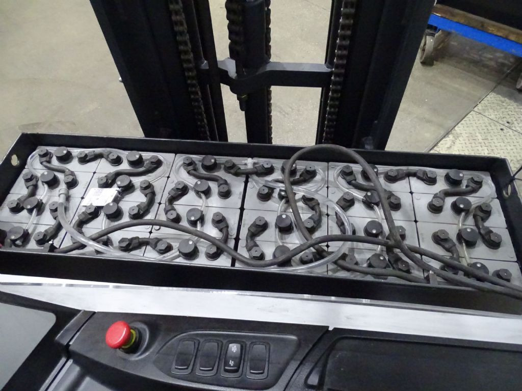 Työntömastotrukki Still FM-X17: kuva Työntömastotrukki Still FM-X17