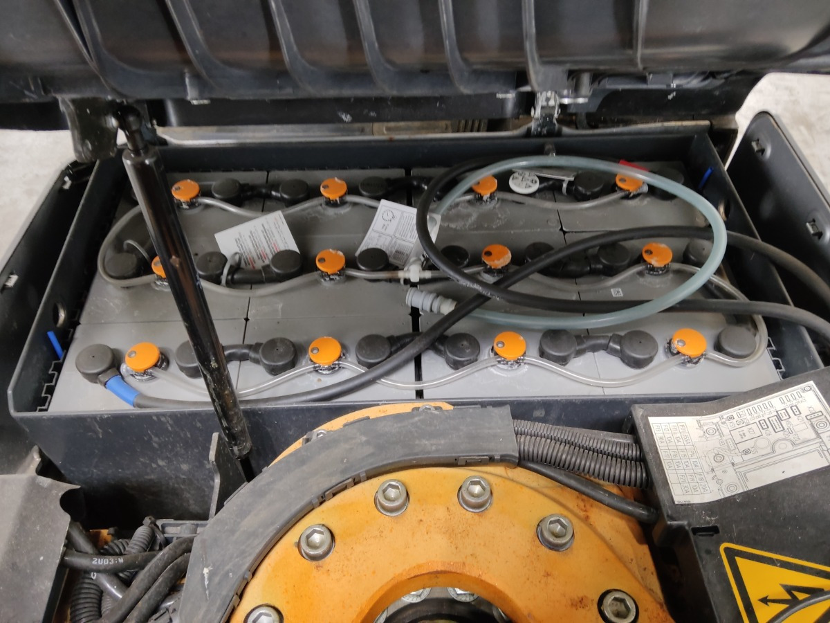 Still RX50-13 - Sähkötrukki: kuva Still RX50-13 - Sähkötrukki Still RX50-13 - Sähkötrukki: kuva Still RX50-13 - Sähkötrukki