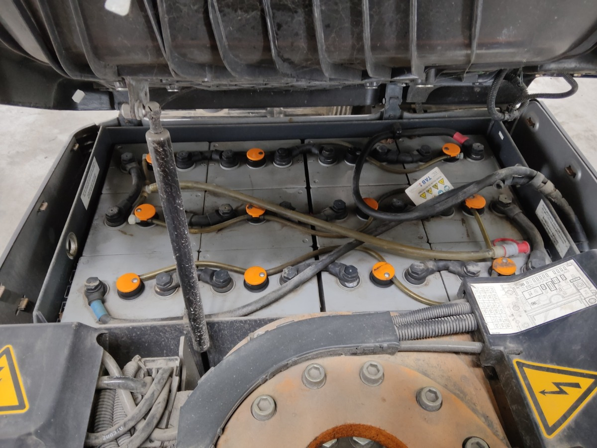 Still RX50-15 - Sähkötrukki: kuva Still RX50-15 - Sähkötrukki Still RX50-15 - Sähkötrukki: kuva Still RX50-15 - Sähkötrukki