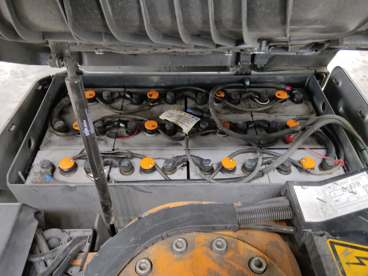 Still RX50-15 - Sähkötrukki: kuva Still RX50-15 - Sähkötrukki Still RX50-15 - Sähkötrukki: kuva Still RX50-15 - Sähkötrukki