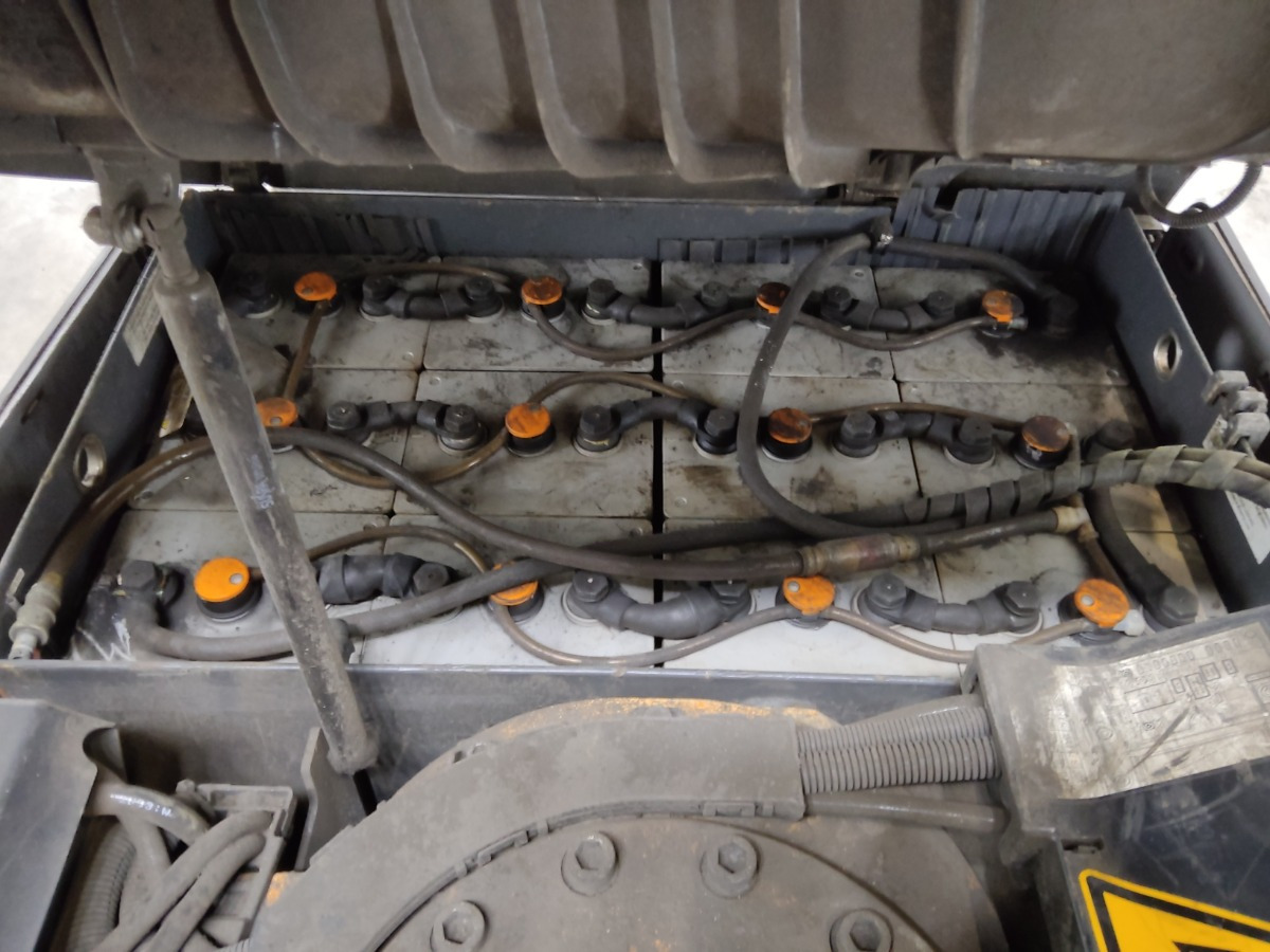 Still RX50-15 - Sähkötrukki: kuva Still RX50-15 - Sähkötrukki Still RX50-15 - Sähkötrukki: kuva Still RX50-15 - Sähkötrukki