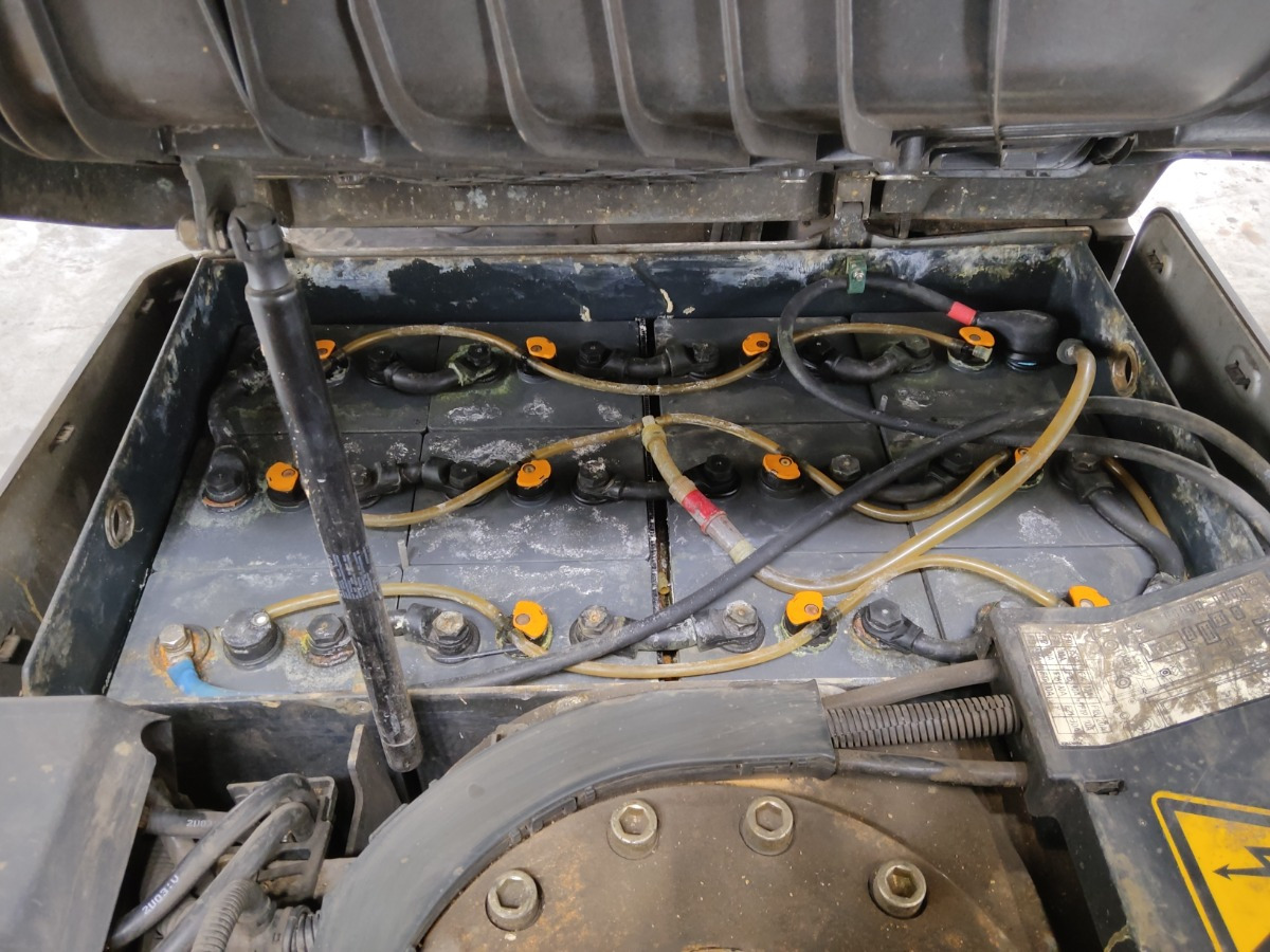 Still RX50-15 - Sähkötrukki: kuva Still RX50-15 - Sähkötrukki Still RX50-15 - Sähkötrukki: kuva Still RX50-15 - Sähkötrukki