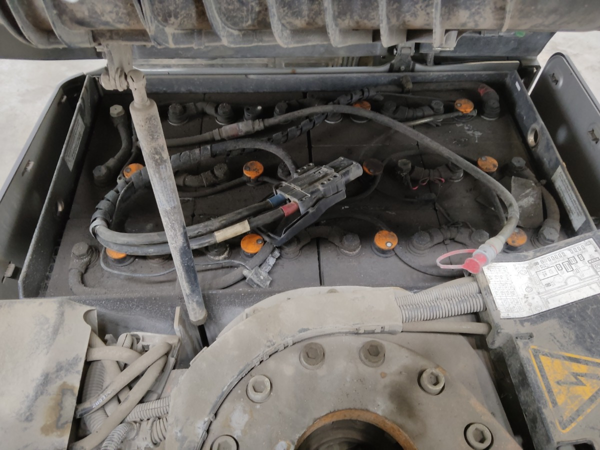 Still RX50-16 - Sähkötrukki: kuva Still RX50-16 - Sähkötrukki Still RX50-16 - Sähkötrukki: kuva Still RX50-16 - Sähkötrukki