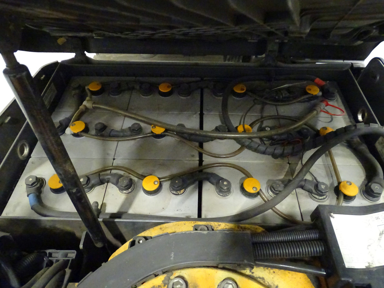 Still RX50-16 - Sähkötrukki: kuva Still RX50-16 - Sähkötrukki Still RX50-16 - Sähkötrukki: kuva Still RX50-16 - Sähkötrukki