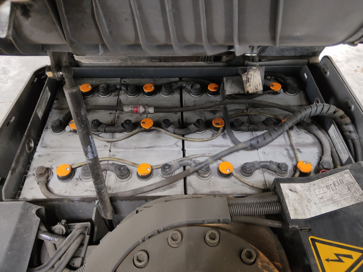 Still RX50-16 - Sähkötrukki: kuva Still RX50-16 - Sähkötrukki Still RX50-16 - Sähkötrukki: kuva Still RX50-16 - Sähkötrukki