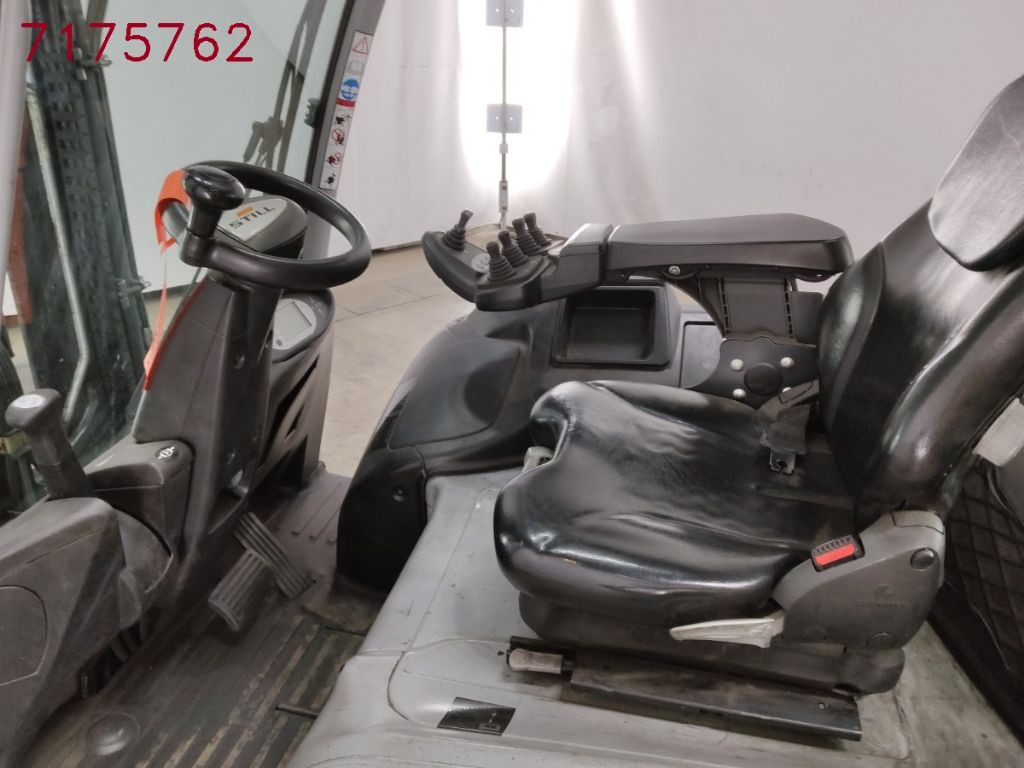 Still RX60-25 - Sähkötrukki: kuva Still RX60-25 - Sähkötrukki Still RX60-25 - Sähkötrukki: kuva Still RX60-25 - Sähkötrukki