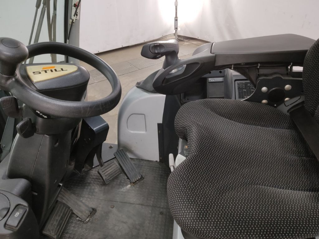 Still RX60-25L - Sähkötrukki: kuva Still RX60-25L - Sähkötrukki Still RX60-25L - Sähkötrukki: kuva Still RX60-25L - Sähkötrukki