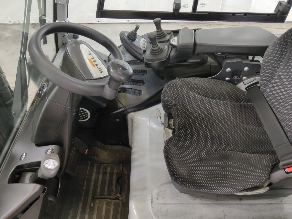 Still RX60-30 - Sähkötrukki: kuva Still RX60-30 - Sähkötrukki Still RX60-30 - Sähkötrukki: kuva Still RX60-30 - Sähkötrukki