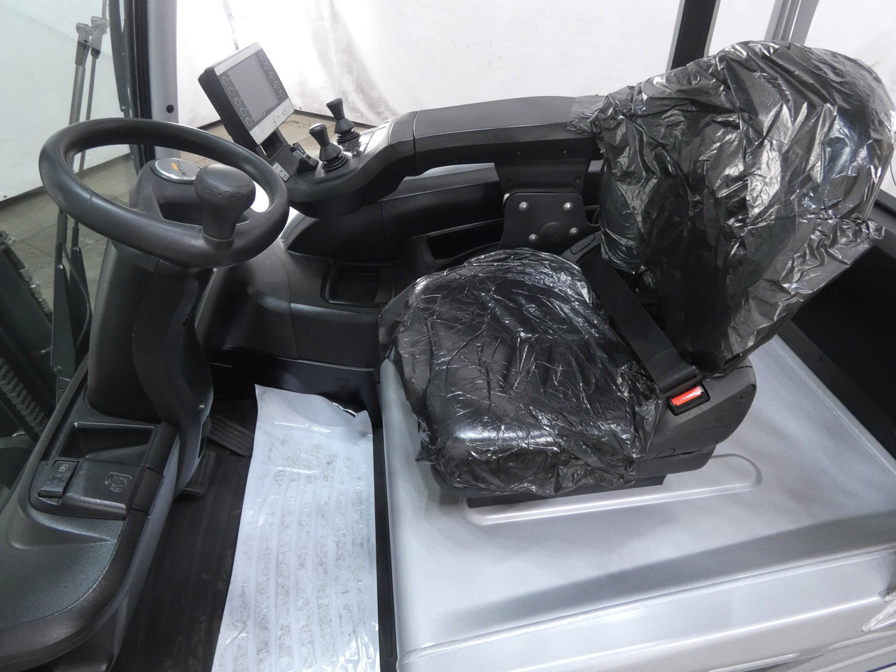 Still RX60-30 - Sähkötrukki: kuva Still RX60-30 - Sähkötrukki Still RX60-30 - Sähkötrukki: kuva Still RX60-30 - Sähkötrukki