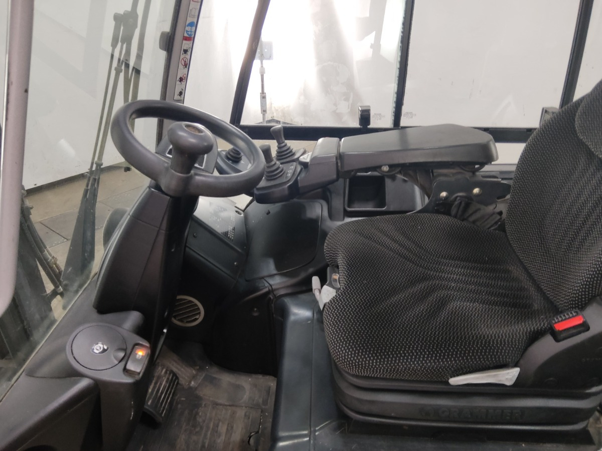 Still RX60-30 - Sähkötrukki: kuva Still RX60-30 - Sähkötrukki Still RX60-30 - Sähkötrukki: kuva Still RX60-30 - Sähkötrukki