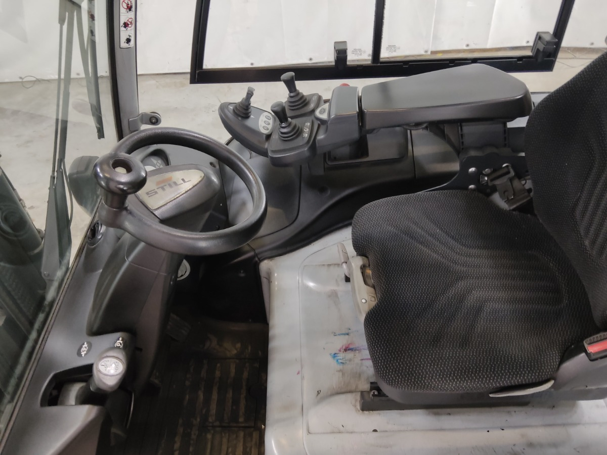 Still RX60-30 - Sähkötrukki: kuva Still RX60-30 - Sähkötrukki Still RX60-30 - Sähkötrukki: kuva Still RX60-30 - Sähkötrukki