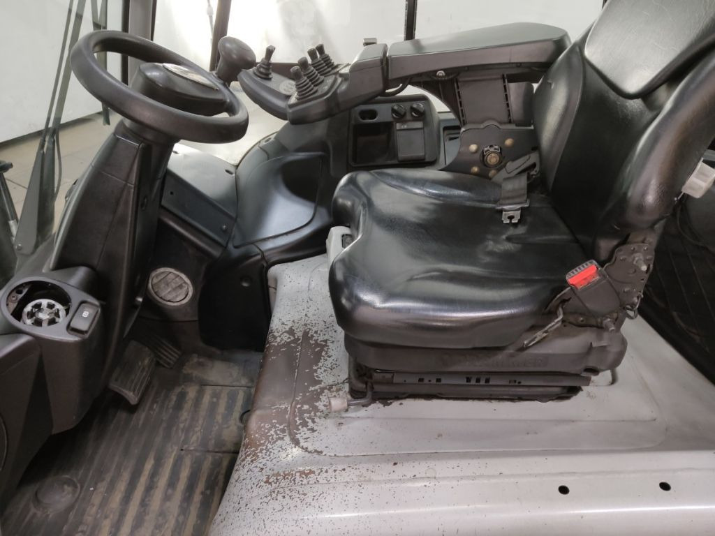 Still RX60-30L - Sähkötrukki: kuva Still RX60-30L - Sähkötrukki Still RX60-30L - Sähkötrukki: kuva Still RX60-30L - Sähkötrukki