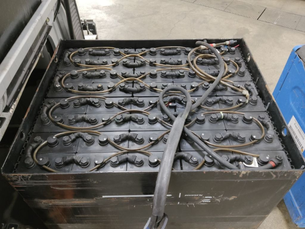 Still RX60-30L - Sähkötrukki: kuva Still RX60-30L - Sähkötrukki Still RX60-30L - Sähkötrukki: kuva Still RX60-30L - Sähkötrukki