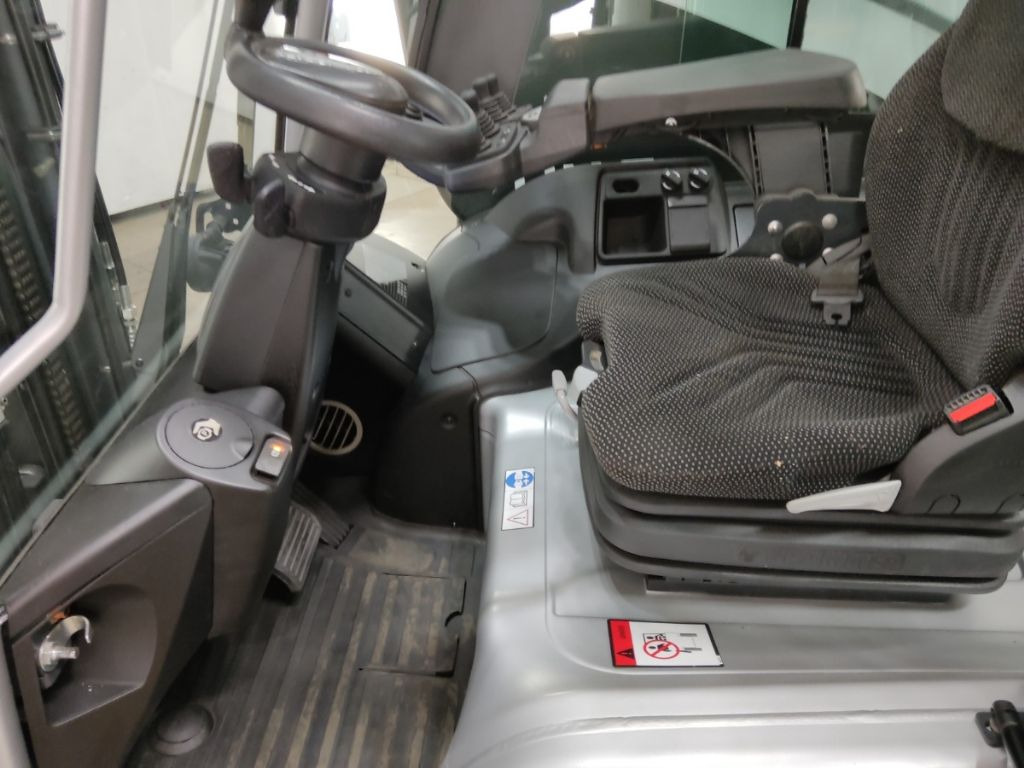 Still RX60-30L - Sähkötrukki: kuva Still RX60-30L - Sähkötrukki Still RX60-30L - Sähkötrukki: kuva Still RX60-30L - Sähkötrukki