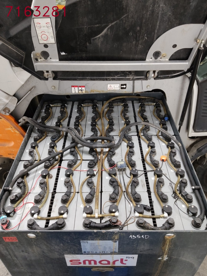 Still RX60-35 - Sähkötrukki: kuva Still RX60-35 - Sähkötrukki Still RX60-35 - Sähkötrukki: kuva Still RX60-35 - Sähkötrukki