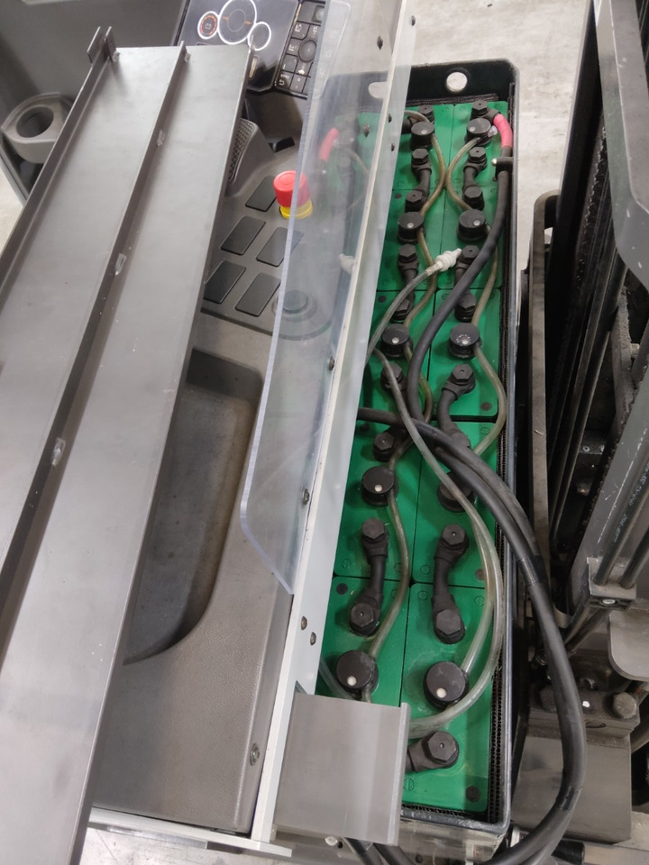 UniCarriers ULS140DTFVXE675 - Työntömastotrukki: kuva UniCarriers ULS140DTFVXE675 - Työntömastotrukki UniCarriers ULS140DTFVXE675 - Työntömastotrukki: kuva UniCarriers ULS140DTFVXE675 - Työntömastotrukki