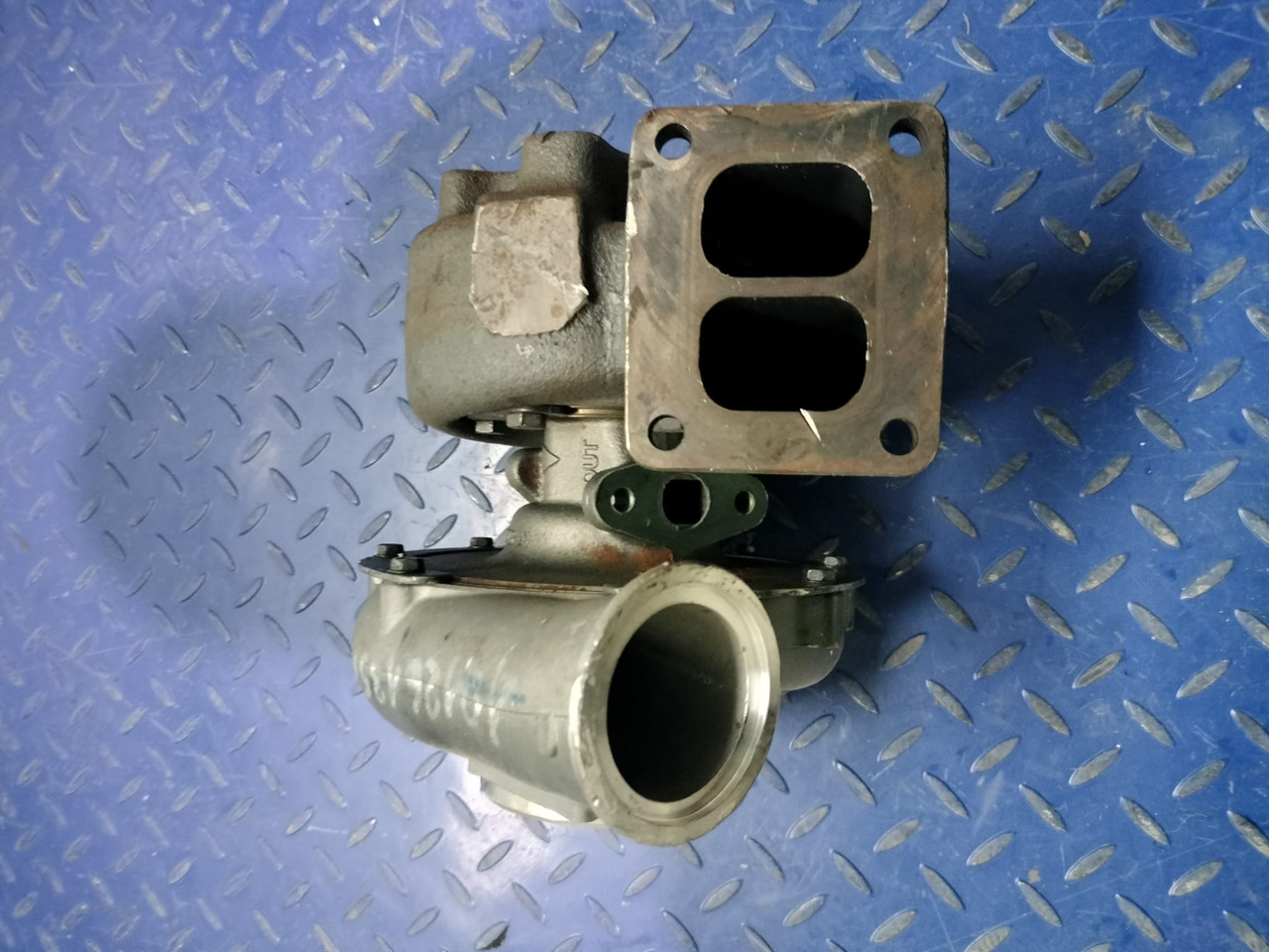 HOLSET Holset HX50-3767758 - Turboahdin - Kuorma-auto: kuva HOLSET Holset HX50-3767758 - Turboahdin - Kuorma-auto HOLSET Holset HX50-3767758 - Turboahdin - Kuorma-auto: kuva HOLSET Holset HX50-3767758 - Turboahdin - Kuorma-auto