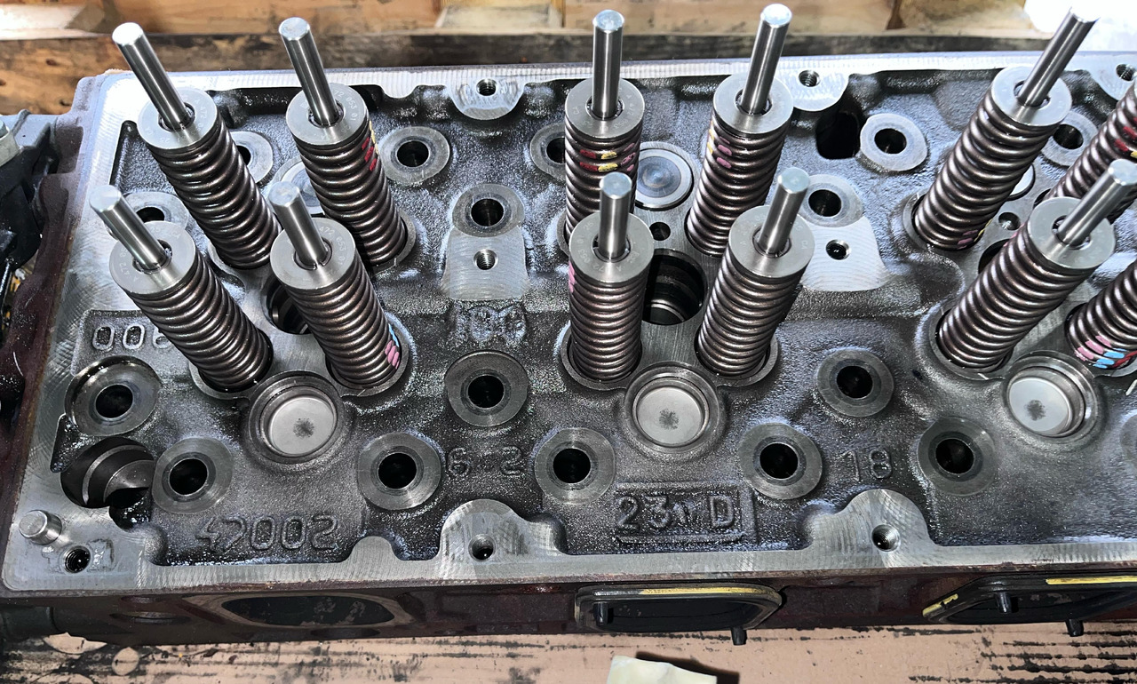 Mercedes Actros MP4 Euro 6 Cylinderhead OM470 - Moottori ja osat - Kuorma-auto: kuva Mercedes Actros MP4 Euro 6 Cylinderhead OM470 - Moottori ja osat - Kuorma-auto Mercedes Actros MP4 Euro 6 Cylinderhead OM470 - Moottori ja osat - Kuorma-auto: kuva Mercedes Actros MP4 Euro 6 Cylinderhead OM470 - Moottori ja osat - Kuorma-auto