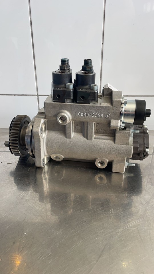 Mercedes Actros MP4 Injection Pump A4700900850 - Polttoainepumppu - Kuorma-auto: kuva Mercedes Actros MP4 Injection Pump A4700900850 - Polttoainepumppu - Kuorma-auto Mercedes Actros MP4 Injection Pump A4700900850 - Polttoainepumppu - Kuorma-auto: kuva Mercedes Actros MP4 Injection Pump A4700900850 - Polttoainepumppu - Kuorma-auto