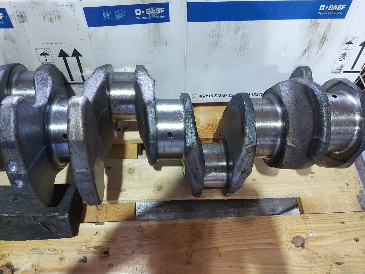 Mercedes Crankshaft OM473 Euro 6 - Kampiakseli: kuva Mercedes Crankshaft OM473 Euro 6 - Kampiakseli Mercedes Crankshaft OM473 Euro 6 - Kampiakseli: kuva Mercedes Crankshaft OM473 Euro 6 - Kampiakseli