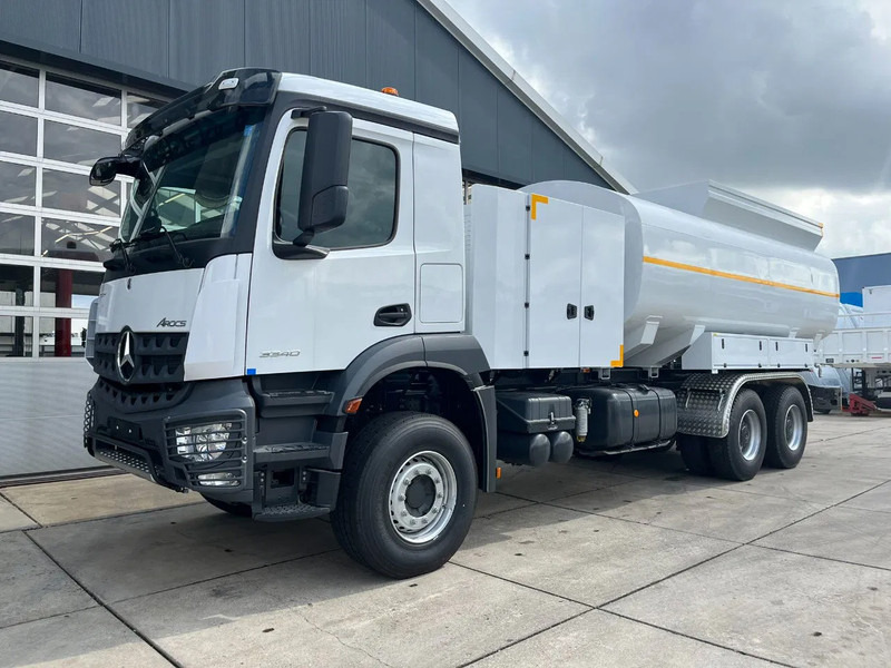Mercedes-Benz Arocs 3340 6x6 Water Tank Truck - Säiliöauto: kuva Mercedes-Benz Arocs 3340 6x6 Water Tank Truck - Säiliöauto Mercedes-Benz Arocs 3340 6x6 Water Tank Truck - Säiliöauto: kuva Mercedes-Benz Arocs 3340 6x6 Water Tank Truck - Säiliöauto