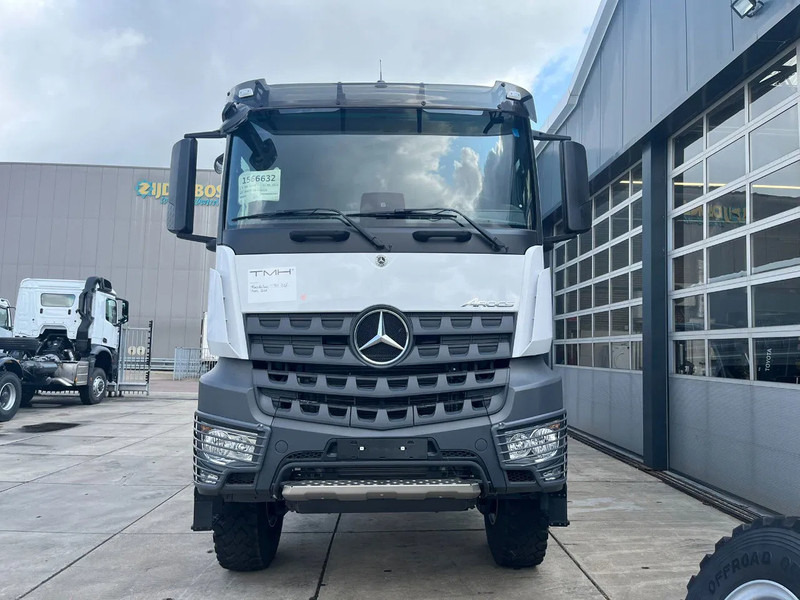 Uusi Pressukapelli kuorma-auto Mercedes-Benz Arocs 3340 A 6x6 Cargo Truck: kuva Uusi Pressukapelli kuorma-auto Mercedes-Benz Arocs 3340 A 6x6 Cargo Truck Uusi Pressukapelli kuorma-auto Mercedes-Benz Arocs 3340 A 6x6 Cargo Truck: kuva Uusi Pressukapelli kuorma-auto Mercedes-Benz Arocs 3340 A 6x6 Cargo Truck