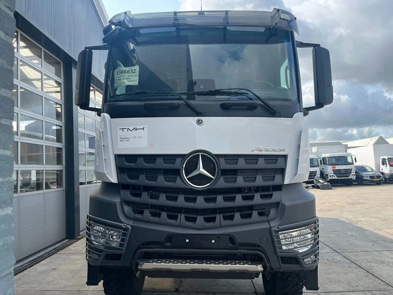 Mercedes-Benz Arocs 3340 A 6x6 Cargo Truck - Pressukapelli kuorma-auto: kuva Mercedes-Benz Arocs 3340 A 6x6 Cargo Truck - Pressukapelli kuorma-auto Mercedes-Benz Arocs 3340 A 6x6 Cargo Truck - Pressukapelli kuorma-auto: kuva Mercedes-Benz Arocs 3340 A 6x6 Cargo Truck - Pressukapelli kuorma-auto