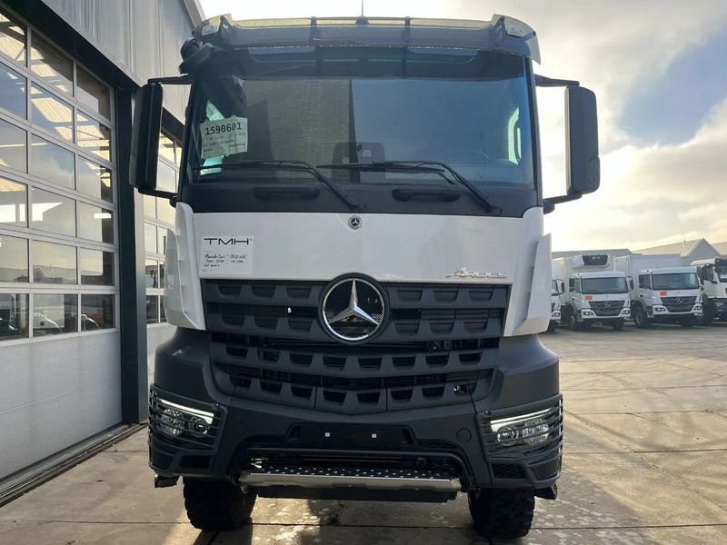 Mercedes-Benz Arocs 3340 A 6x6 Chassis cabin - Kuorma-auto alusta: kuva Mercedes-Benz Arocs 3340 A 6x6 Chassis cabin - Kuorma-auto alusta Mercedes-Benz Arocs 3340 A 6x6 Chassis cabin - Kuorma-auto alusta: kuva Mercedes-Benz Arocs 3340 A 6x6 Chassis cabin - Kuorma-auto alusta