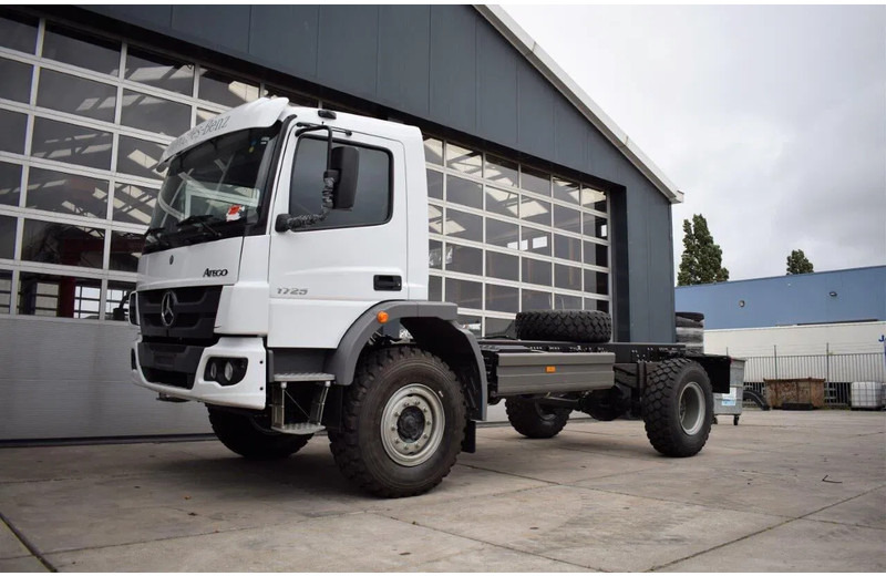Mercedes-Benz Atego 1725 4x4 Chassis Cabin (2 units) - Kuorma-auto alusta: kuva Mercedes-Benz Atego 1725 4x4 Chassis Cabin (2 units) - Kuorma-auto alusta Mercedes-Benz Atego 1725 4x4 Chassis Cabin (2 units) - Kuorma-auto alusta: kuva Mercedes-Benz Atego 1725 4x4 Chassis Cabin (2 units) - Kuorma-auto alusta