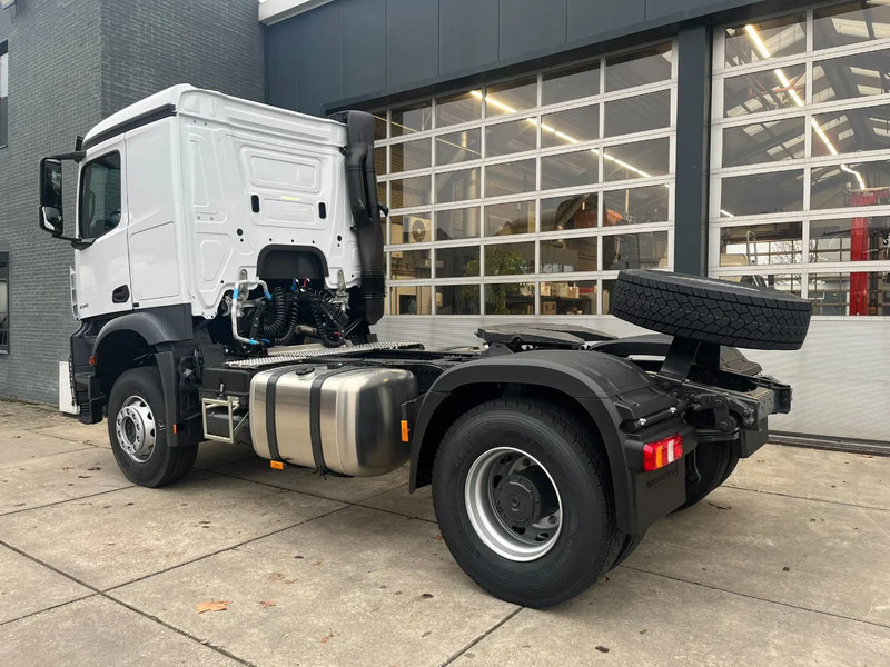 Mercedes-Benz Actros 2045 S 4x2 Tractor Head - Vetopöytäauto: kuva Mercedes-Benz Actros 2045 S 4x2 Tractor Head - Vetopöytäauto Mercedes-Benz Actros 2045 S 4x2 Tractor Head - Vetopöytäauto: kuva Mercedes-Benz Actros 2045 S 4x2 Tractor Head - Vetopöytäauto