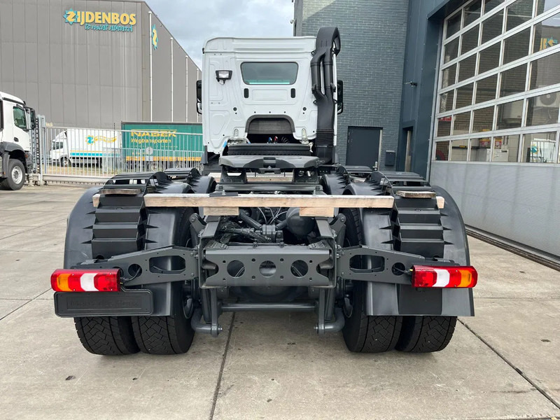 Mercedes-Benz Actros 3340 S 6x4 Tractor Head - Vetopöytäauto: kuva Mercedes-Benz Actros 3340 S 6x4 Tractor Head - Vetopöytäauto Mercedes-Benz Actros 3340 S 6x4 Tractor Head - Vetopöytäauto: kuva Mercedes-Benz Actros 3340 S 6x4 Tractor Head - Vetopöytäauto
