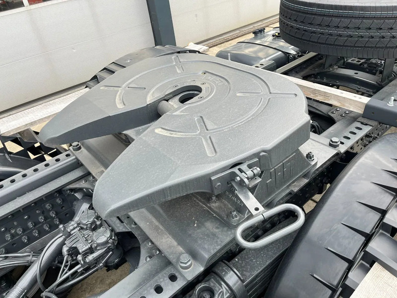Uusi Vetopöytäauto Mercedes-Benz Actros 3340 S 6x4 Tractor Head: kuva Uusi Vetopöytäauto Mercedes-Benz Actros 3340 S 6x4 Tractor Head