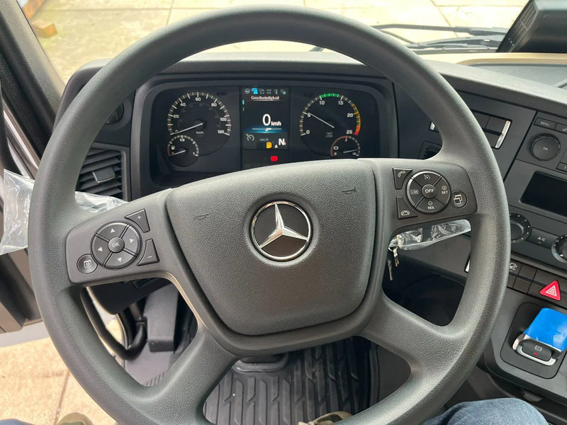 Uusi Vetopöytäauto Mercedes-Benz Actros 3340 S 6x4 Tractor Head: kuva Uusi Vetopöytäauto Mercedes-Benz Actros 3340 S 6x4 Tractor Head