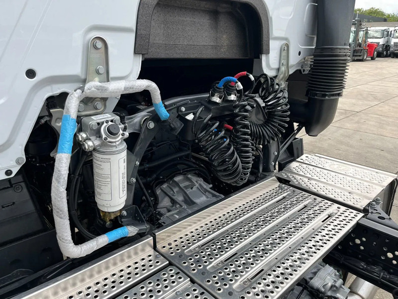 Uusi Vetopöytäauto Mercedes-Benz Actros 3340 S 6x4 Tractor Head: kuva Uusi Vetopöytäauto Mercedes-Benz Actros 3340 S 6x4 Tractor Head