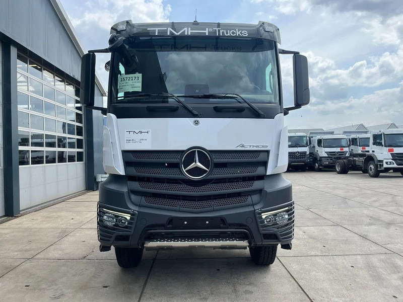 Mercedes-Benz Actros 3348 S 6x4 Tractor Head - Vetopöytäauto: kuva Mercedes-Benz Actros 3348 S 6x4 Tractor Head - Vetopöytäauto Mercedes-Benz Actros 3348 S 6x4 Tractor Head - Vetopöytäauto: kuva Mercedes-Benz Actros 3348 S 6x4 Tractor Head - Vetopöytäauto