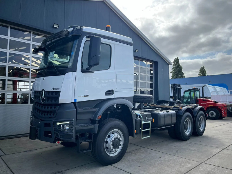 Mercedes-Benz Arocs 4058 AS 6x6 Tractor Head 180T Push Pull EURO-5 - Vetopöytäauto: kuva Mercedes-Benz Arocs 4058 AS 6x6 Tractor Head 180T Push Pull EURO-5 - Vetopöytäauto Mercedes-Benz Arocs 4058 AS 6x6 Tractor Head 180T Push Pull EURO-5 - Vetopöytäauto: kuva Mercedes-Benz Arocs 4058 AS 6x6 Tractor Head 180T Push Pull EURO-5 - Vetopöytäauto